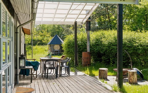 Iliane - 450M from the Sea: Hout, Dak, Architectuur, Huis, Huis, Verblijf, Siding, Hardwood, Helling, Landgoed