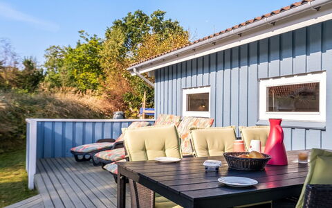 Amai - 100M from the Sea: Hout, Huis, Veranda, Dek, Hardwood, Dak, Beits, Houten Vloer, Eco Hotel