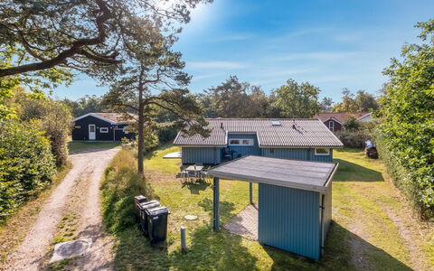 Amai - 100M from the Sea: Hout, Huis, Veranda, Dek, Hardwood, Dak, Beits, Houten Vloer, Eco Hotel