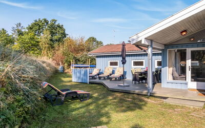 Amai - 100M from the Sea