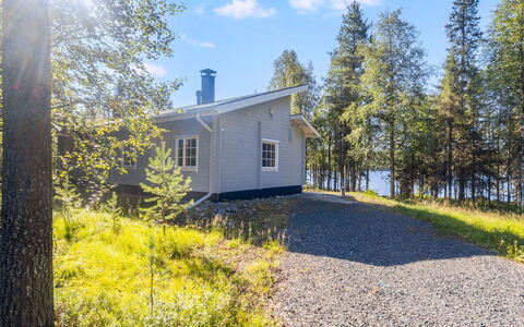 Pohjaslahdentie 17 B: Boom, Huis, Verblijf, Huis, Land Lot, Dak, Siding, Lariks, Landgoed
