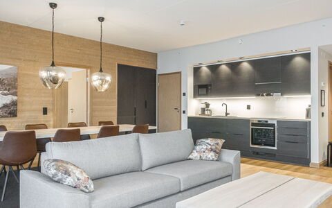 Villa Jääpolte: Meubilair, Interieur Ontwerp, Flooring, Bankstel, Verdieping, Hout, Woonkamer, Plafond, Kamer, Lichte Inrichting