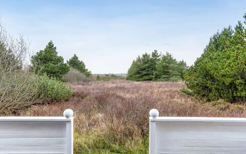 Elpida - 2Km from the Sea: Dak, Huis, Huis, Verblijf, Deur, Siding, Dek, Veranda, Plank, Hardwood