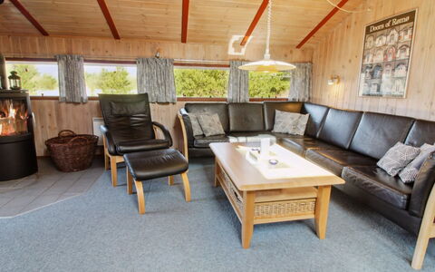 Elpida - 2Km from the Sea: Dak, Huis, Huis, Verblijf, Deur, Siding, Dek, Veranda, Plank, Hardwood
