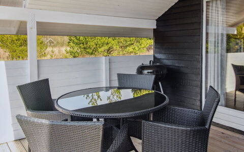 Elpida - 2Km from the Sea: Dak, Huis, Huis, Verblijf, Deur, Siding, Dek, Veranda, Plank, Hardwood