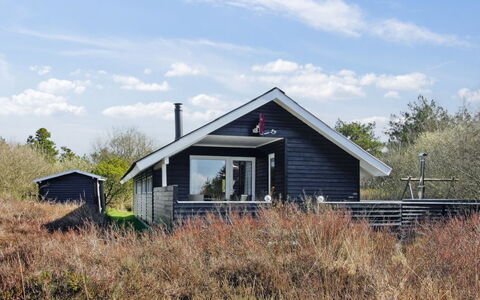 Elpida - 2Km from the Sea: Dak, Huis, Huis, Verblijf, Deur, Siding, Dek, Veranda, Plank, Hardwood