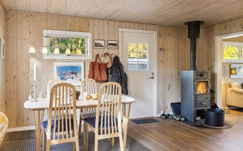 Laurentius - 625M from the Sea: Dak, Huis, Huis, Verblijf, Siding, Landgoed, Oprit, Garden Gebouwen, Werf, Schuur