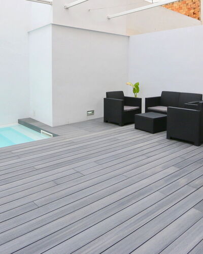 Loft Villalonga: Gebouw, Hout, Flooring, Verdieping, Stedelijk Ontwerp, Kamerplant, Fabriek, Tafel, Zwembad