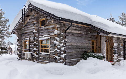 Kelovalta 1B: Hout, Sneeuw, Winter, Huis, Verblijf, Huis, Dak, Siding, Architectuur, Blokhut