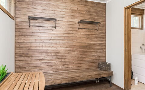 Mäntyranta 4: Meubilair, Interieur Ontwerp, Flooring, Verdieping, Tafel, Plafond, Keuken En Eettafel, Verlichting, Stoel, Huis