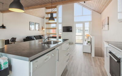 Truls - 700M from the Sea