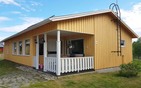 Saajola: Gebouw, Venster, Hout, Dak, Huis, Verblijf, Siding, Huis, Land Lot, Deur