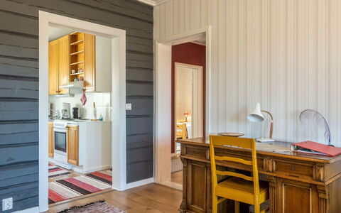 Juotas Village: Hout, Verblijf, Huis, Huis, Deur, Hardwood, Garden Gebouwen, Beits, Blokhut, Plank