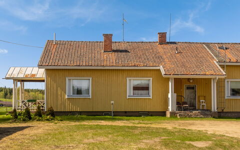 Juotas Village: Hout, Verblijf, Huis, Huis, Deur, Hardwood, Garden Gebouwen, Beits, Blokhut, Plank