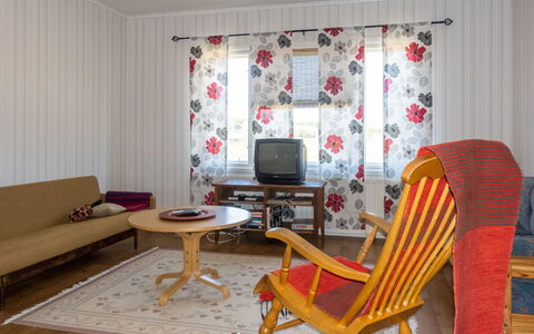Juotas Village: Hout, Verblijf, Huis, Huis, Deur, Hardwood, Garden Gebouwen, Beits, Blokhut, Plank