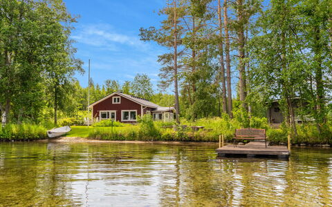 Villa Kuorinka: Water, Boom, Natuur, Natuurlijk Landschap, Huis, Bank, Landschap, Waterloop, Verblijf