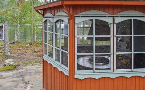 Villa Käpytikka: Bed, Meubilair, Slaapkamer, Interieur Ontwerp, Bedding, Laken, Flooring, Hout, Verdieping, Kamer