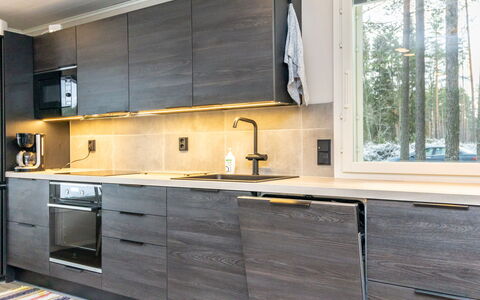 Lumpeenranta: Hout, Flooring, Keuken, Countertop, Cabinetry, Toestel Van De Keuken, Meubilair, Interieur Ontwerp, Verdieping, Houten Vloer