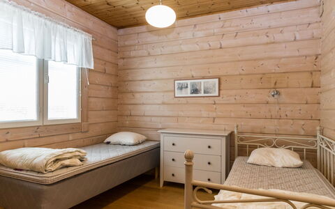Kuusikko: Meubilair, Verdieping, Interieur Ontwerp, Flooring, Hout, Slaapkamer, Bed, Plafond, Kamer, Houten Vloer