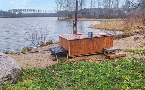 Ketunkolo: Meubilair, Interieur Ontwerp, Flooring, Verdieping, Tafel, Plafond, Keuken En Eettafel, Verlichting, Stoel, Huis