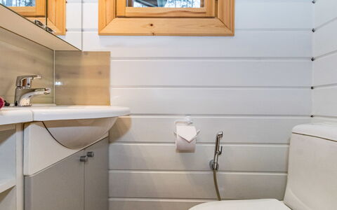 Purjeranta: Meubilair, Interieur Ontwerp, Flooring, Verdieping, Tafel, Plafond, Keuken En Eettafel, Verlichting, Stoel, Huis