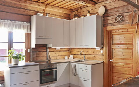 Laattajan Hirsipirtti: Keuken, Toestel Van De Keuken, Countertop, Flooring, Cabinetry, Hout, Meubilair, Major Appliance, Interieur Ontwerp, Verdieping