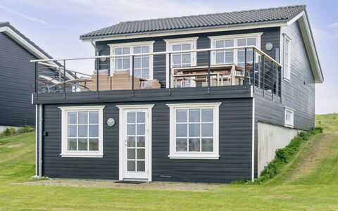 Ewelina - 150M from the Sea: Dak, Huis, Huis, Verblijf, Siding, Landgoed, Oprit, Garden Gebouwen, Werf, Schuur