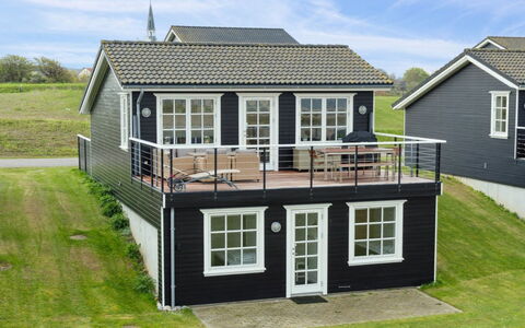 Ewelina - 150M from the Sea: Dak, Huis, Huis, Verblijf, Siding, Landgoed, Oprit, Garden Gebouwen, Werf, Schuur
