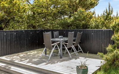 Ubbe - 800M from the Sea