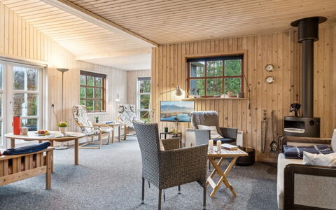 Niyazi - 770M from the Sea: Meubilair, Hout, Interieur Ontwerp, Plafond, Flooring, Stoel, Verdieping, Bankstel, Woonkamer, Huis