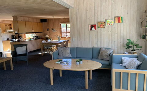Niyazi - 770M from the Sea: Meubilair, Hout, Flooring, Verdieping, Interieur Ontwerp, Woonkamer, Kamer, Tafel, Plafond, Stoel