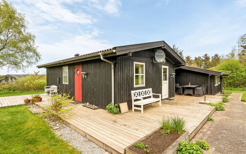 Analia - 300M to the Fjord: Hout, Huis, Dak, Verblijf, Huis, Landelijk Gebied, Deur, Schuur, Garden Gebouwen, Siding