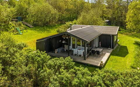 Analia - 300M to the Fjord: Meubilair, Interieur Ontwerp, Bankstel, Flooring, Verdieping, Woonkamer, Kamer, Tafel, Stoel, Appartement