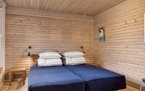 Selenia - 1Km from the Sea: Meubilair, Flooring, Verdieping, Hout, Slaapkamer, Interieur Ontwerp, Bed, Plafond, Kamer, Laken