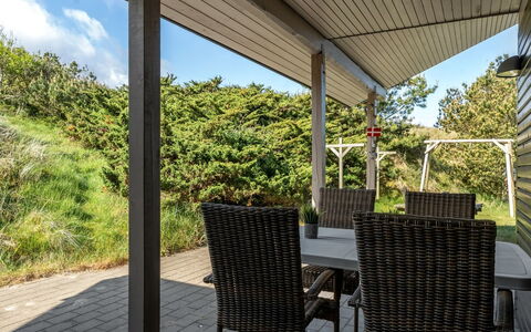 Selenia - 1Km from the Sea: Huis, Huis, Deur, Dak, Verblijf, Landgoed, Tuin, Schaduw, Siding, Werf