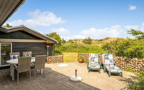 Selenia - 1Km from the Sea: Huis, Huis, Deur, Dak, Verblijf, Landgoed, Tuin, Schaduw, Siding, Werf