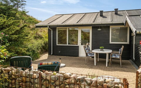 Selenia - 1Km from the Sea: Huis, Huis, Deur, Dak, Verblijf, Landgoed, Tuin, Schaduw, Siding, Werf