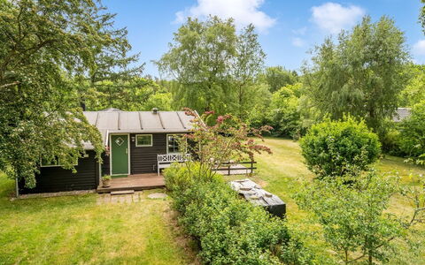 Bonde - 800M to the Fjord: Struik, Verblijf, Tuin, Landelijk Gebied, Groundcover, Gazon, Werf, Landscaping, Backyard