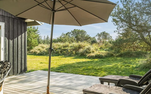 Swenki - 700M from the Sea: Dak, Huis, Huis, Verblijf, Deur, Siding, Dek, Veranda, Plank, Hardwood