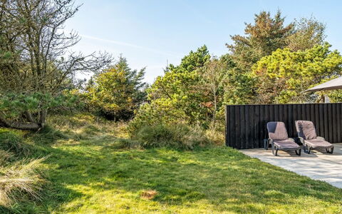 Swenki - 700M from the Sea: Dak, Huis, Huis, Verblijf, Deur, Siding, Dek, Veranda, Plank, Hardwood