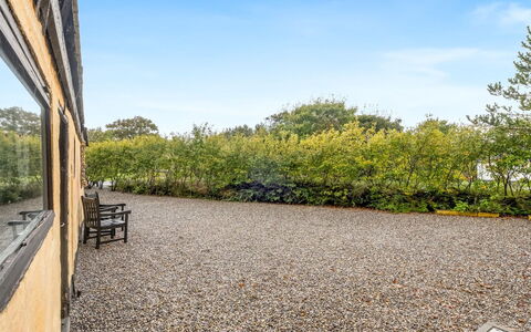 Birtir - 750M from the Sea: Blauw, Struik, Verblijf, Groundcover, Tuin, Landgoed, Schaduw, Landscaping, Boerderij, Eco Hotel