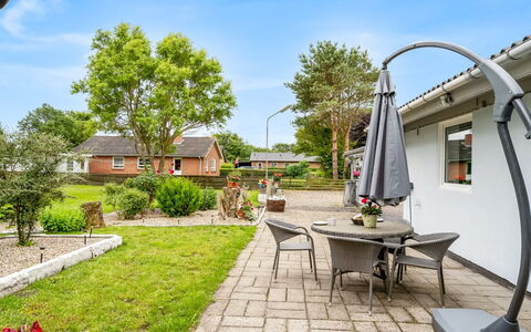 Elara - 300M from the Sea: Gras, Grasland, Landschap, Ecoregio, Plain, Plantengemeenschap, Land Lot, Buitenmeubels, Prairie, Shrubland