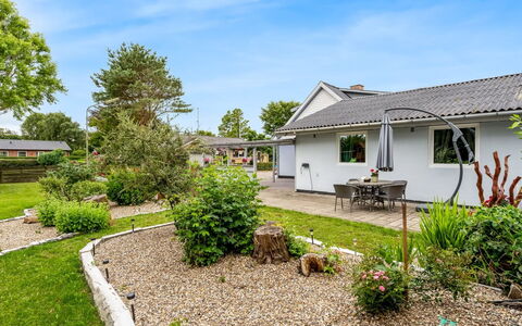Elara - 300M from the Sea: Gras, Grasland, Landschap, Ecoregio, Plain, Plantengemeenschap, Land Lot, Buitenmeubels, Prairie, Shrubland