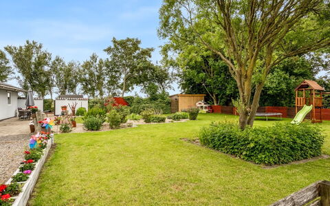 Elara - 300M from the Sea: Gras, Grasland, Landschap, Ecoregio, Plain, Plantengemeenschap, Land Lot, Buitenmeubels, Prairie, Shrubland