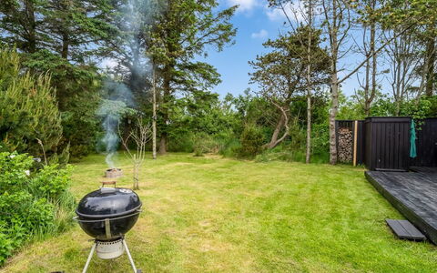 Jukka - 2Km from the Sea: Plafond, Flooring, Interieur Ontwerp, Verdieping, Samengesteld Materiaal, Meubilair, Toevlucht, Hotel, Ontwerp, Daylighting