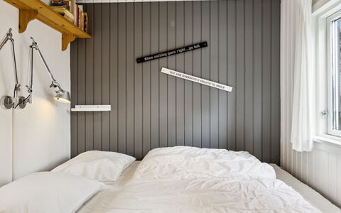 Jukka - 2Km from the Sea: Plafond, Flooring, Interieur Ontwerp, Verdieping, Samengesteld Materiaal, Meubilair, Toevlucht, Hotel, Ontwerp, Daylighting
