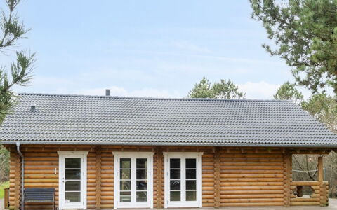 Luzy - 1Km from the Sea: Meubilair, Interieur Ontwerp, Flooring, Verdieping, Plafond, Kamer, Stoel, Tafel, Appartement, Keuken En Eettafel
