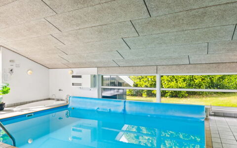 Katharine - 175M from the Sea: Hout, Huis, Veranda, Dek, Hardwood, Dak, Beits, Houten Vloer, Eco Hotel