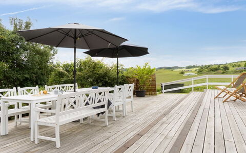 Katharine - 175M from the Sea: Hout, Huis, Veranda, Dek, Hardwood, Dak, Beits, Houten Vloer, Eco Hotel