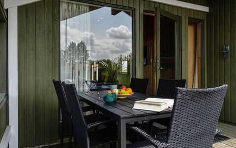 Hunlef - 1.7Km from the Sea: Meubilair, Interieur Ontwerp, Stoel, Flooring, Tafel, Toevlucht, Verdieping, Plafond, Kamer, Eco Hotel